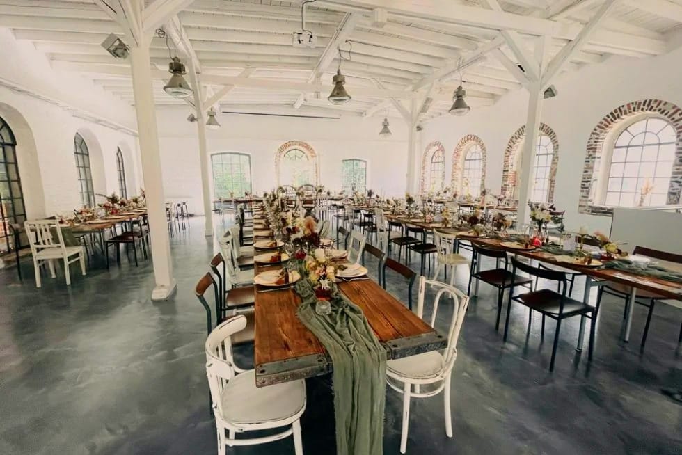 weiße_halle_farbe_bistro